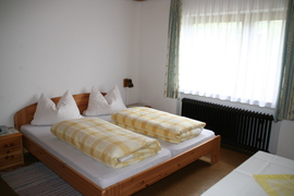 schlafraumgaestezimmer2372.jpg